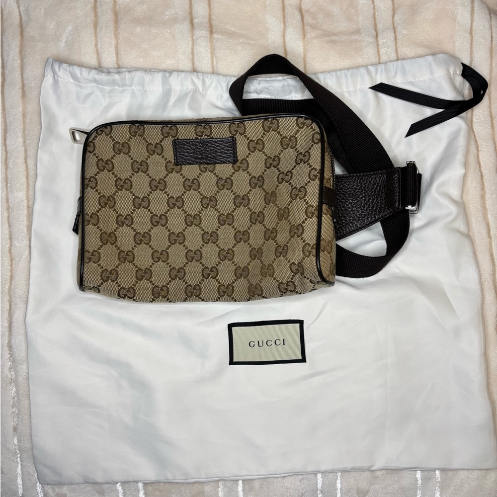 Gucci Canvas Fanny Pack Brown Weekend Belt Bag with Iconic GG Monogram